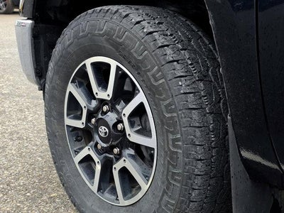 2016 Toyota Tundra 4WD Truck 4WD CrewMax Short Bed 5.7L SR5 (SE)