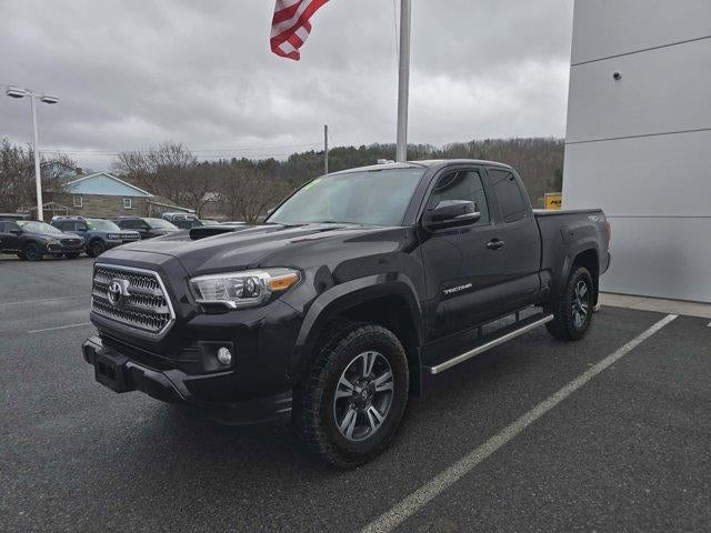 2017 Toyota Tacoma TRD Sport Access Cab 6' Bed V6 4x4 MT (Natl)