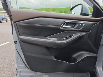 2022 Nissan Rogue AWD Platinum