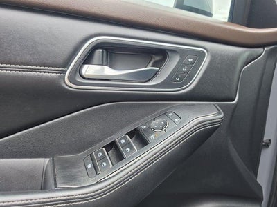 2022 Nissan Rogue AWD Platinum