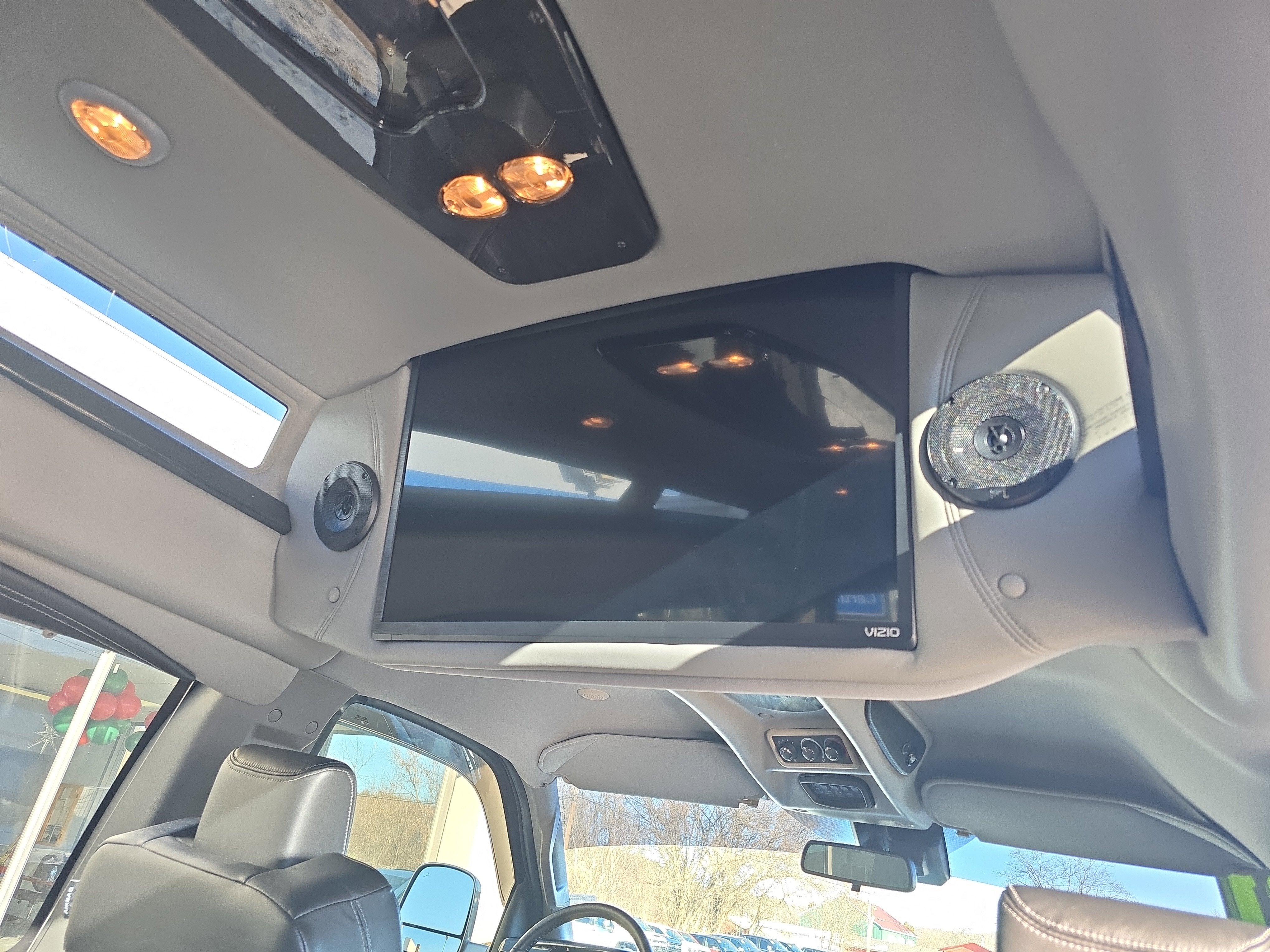 2021 Chevrolet Express Passenger 2500 1LS