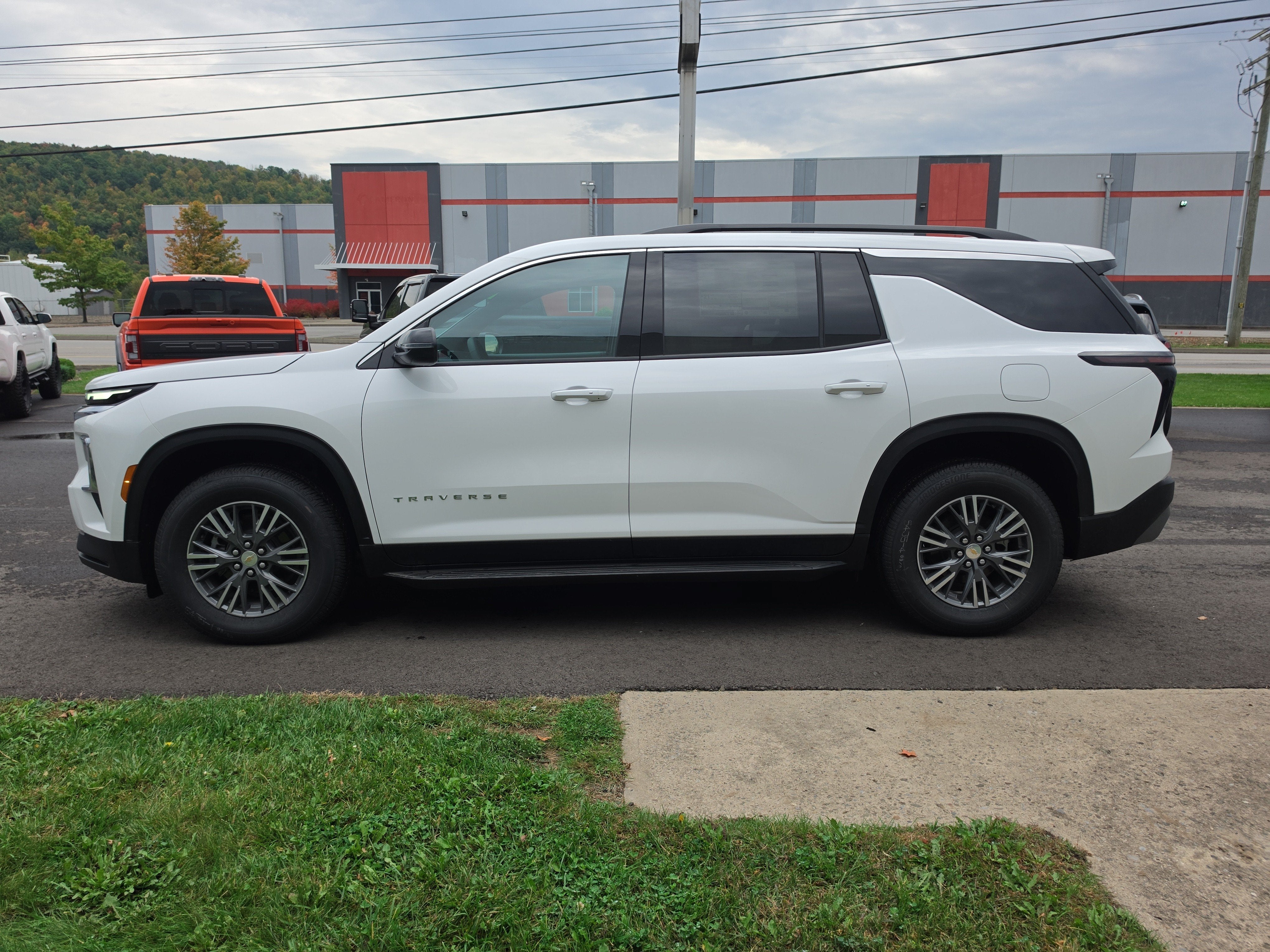 2027 Chevrolet Traverse LT