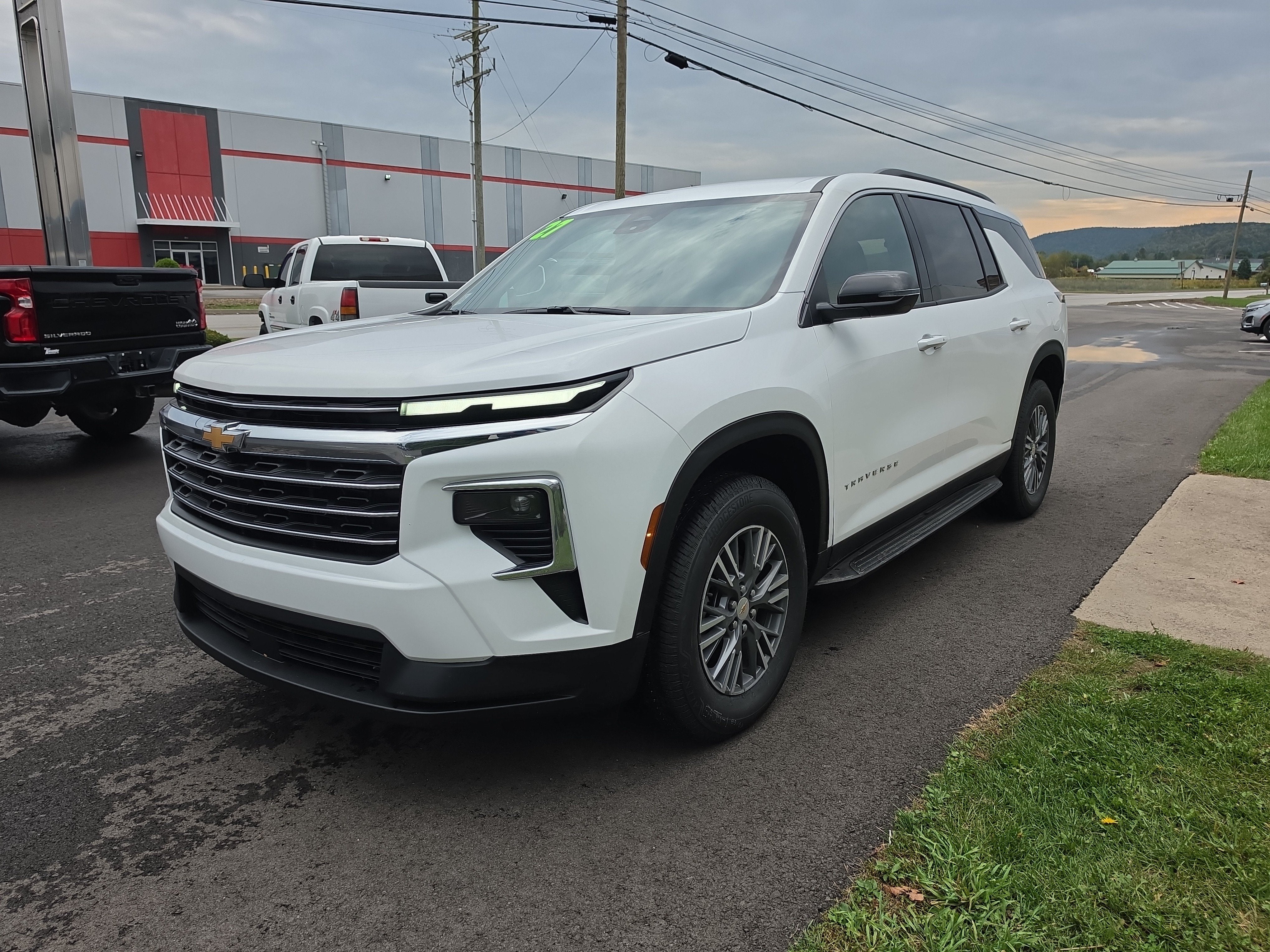 2027 Chevrolet Traverse LT