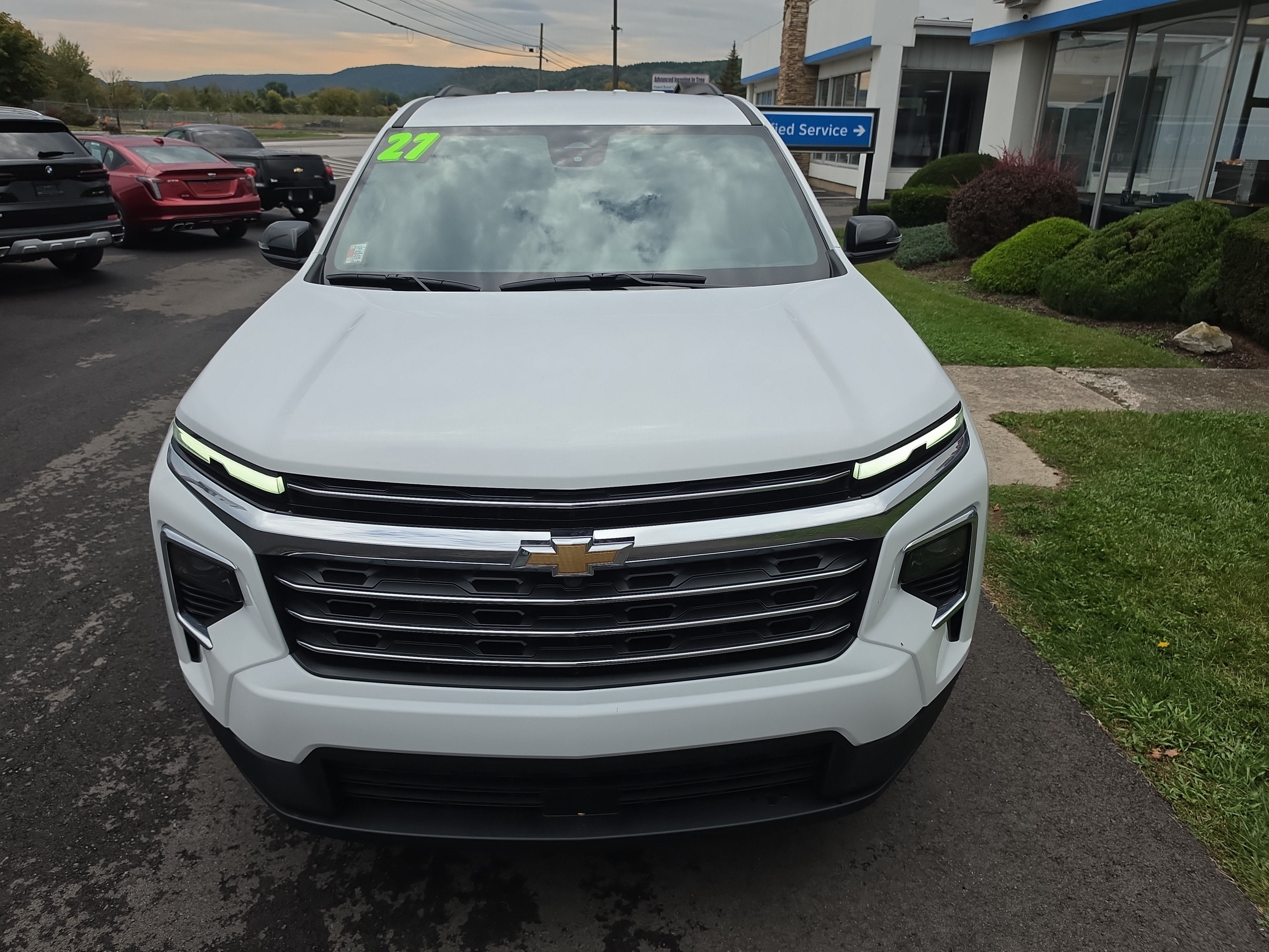 2027 Chevrolet Traverse LT