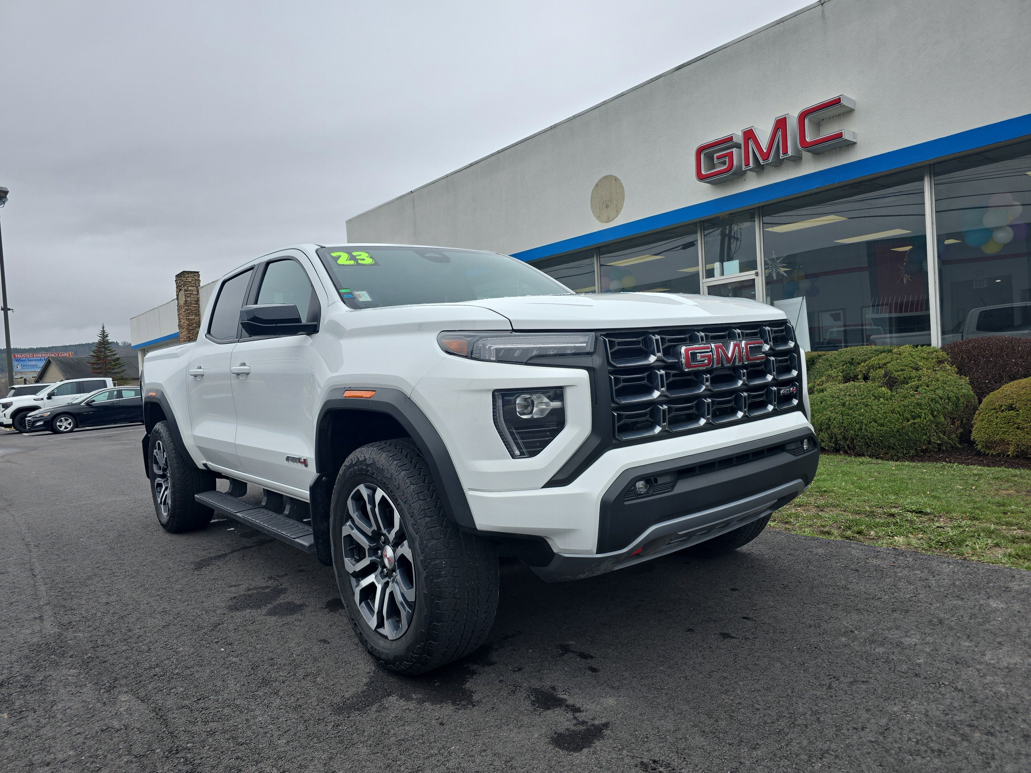 2023 GMC Canyon AT4 4WD Crew Cab Short Box's photo