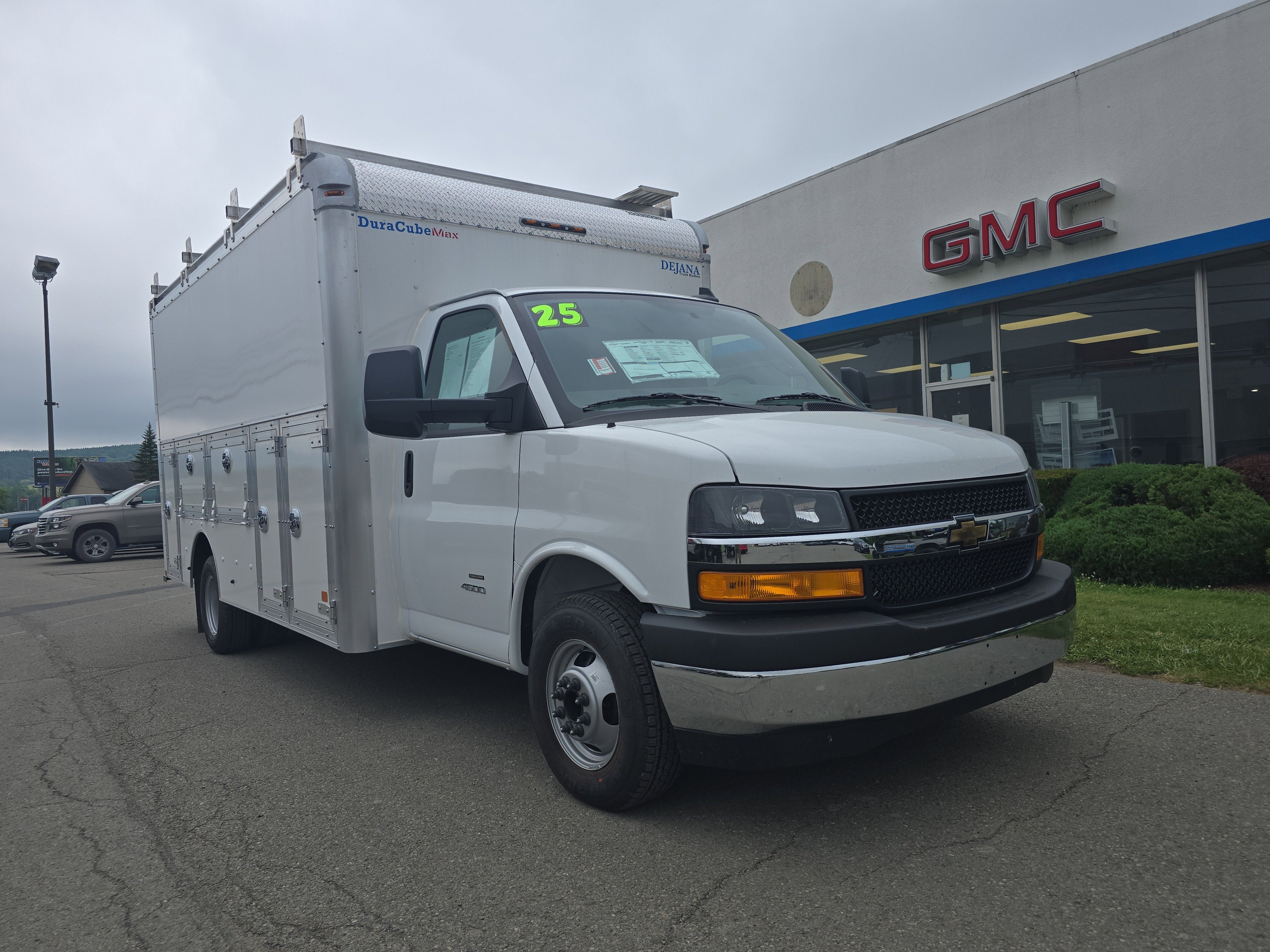 2025 Chevrolet Express Cutaway