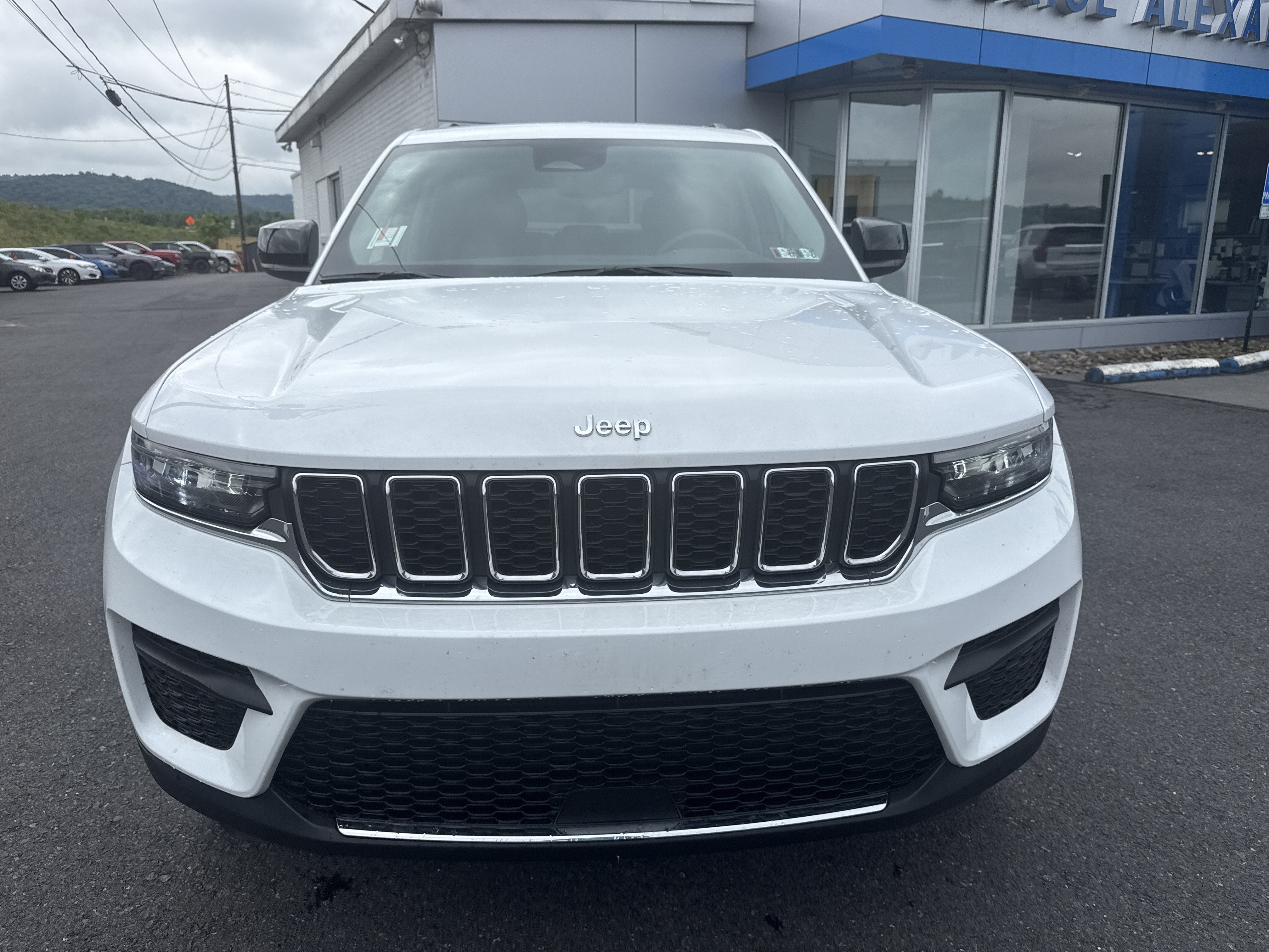 2023 Jeep Grand Cherokee Laredo