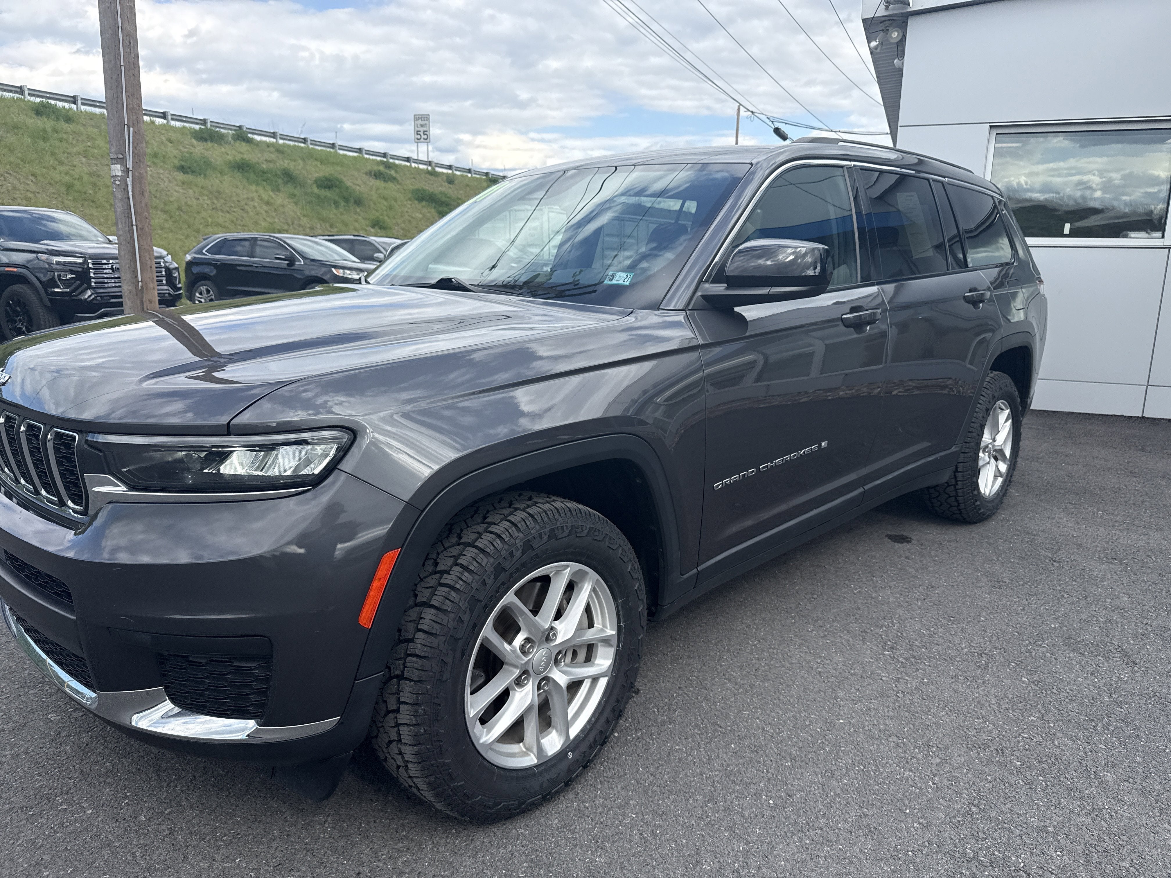 2021 Jeep Grand Cherokee L Laredo