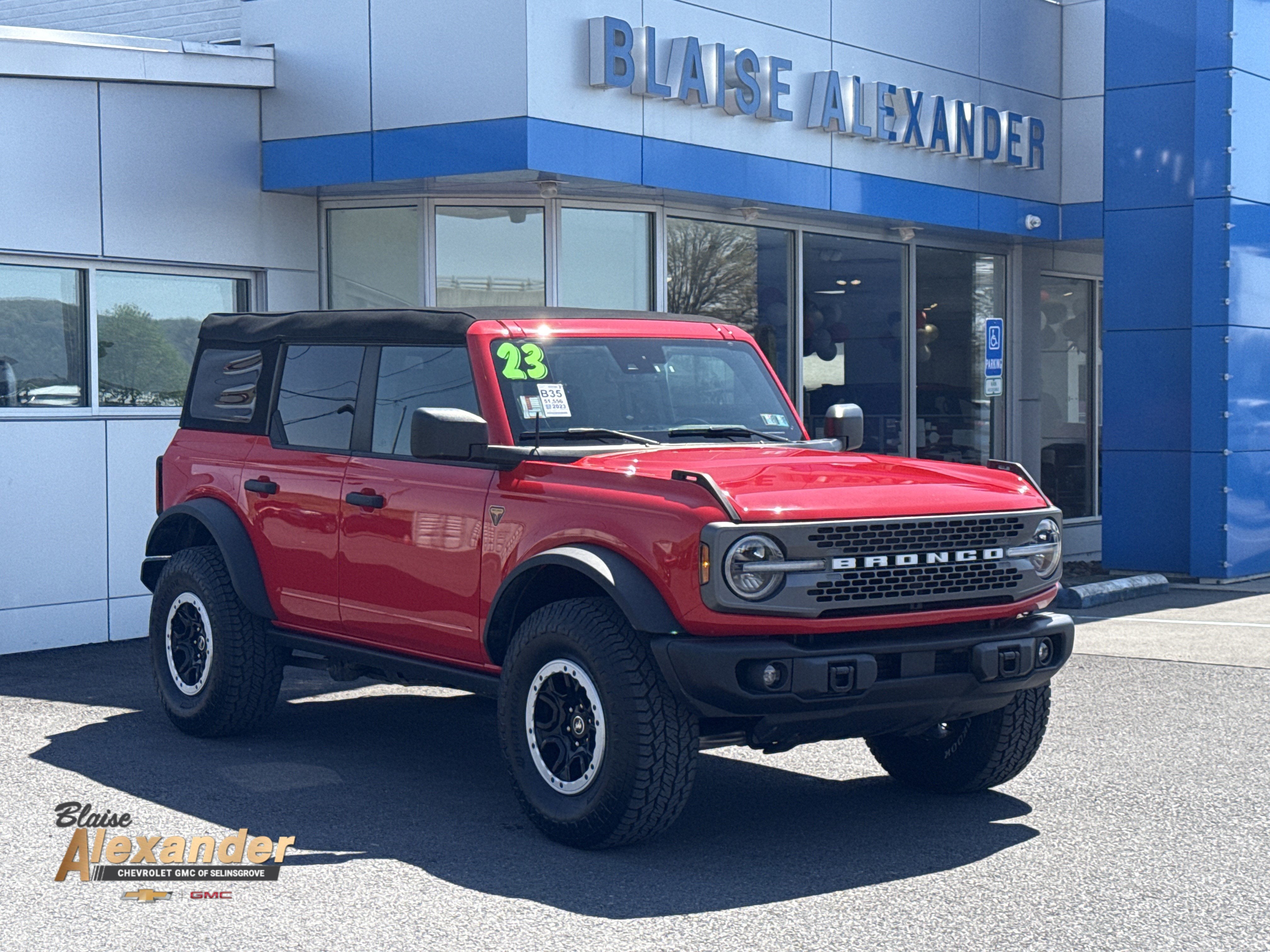2023 Ford Bronco Base