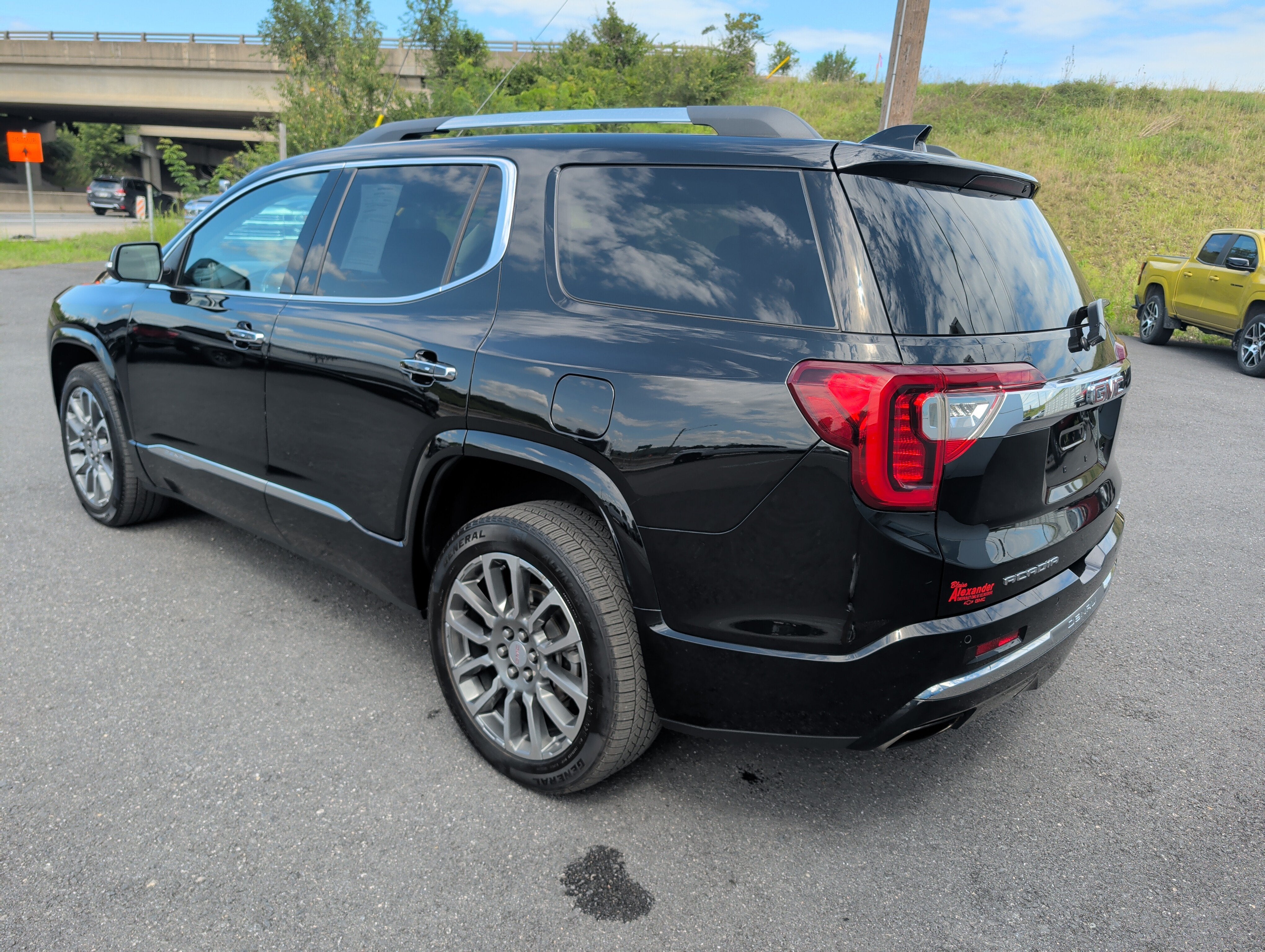 2021 GMC Acadia Denali