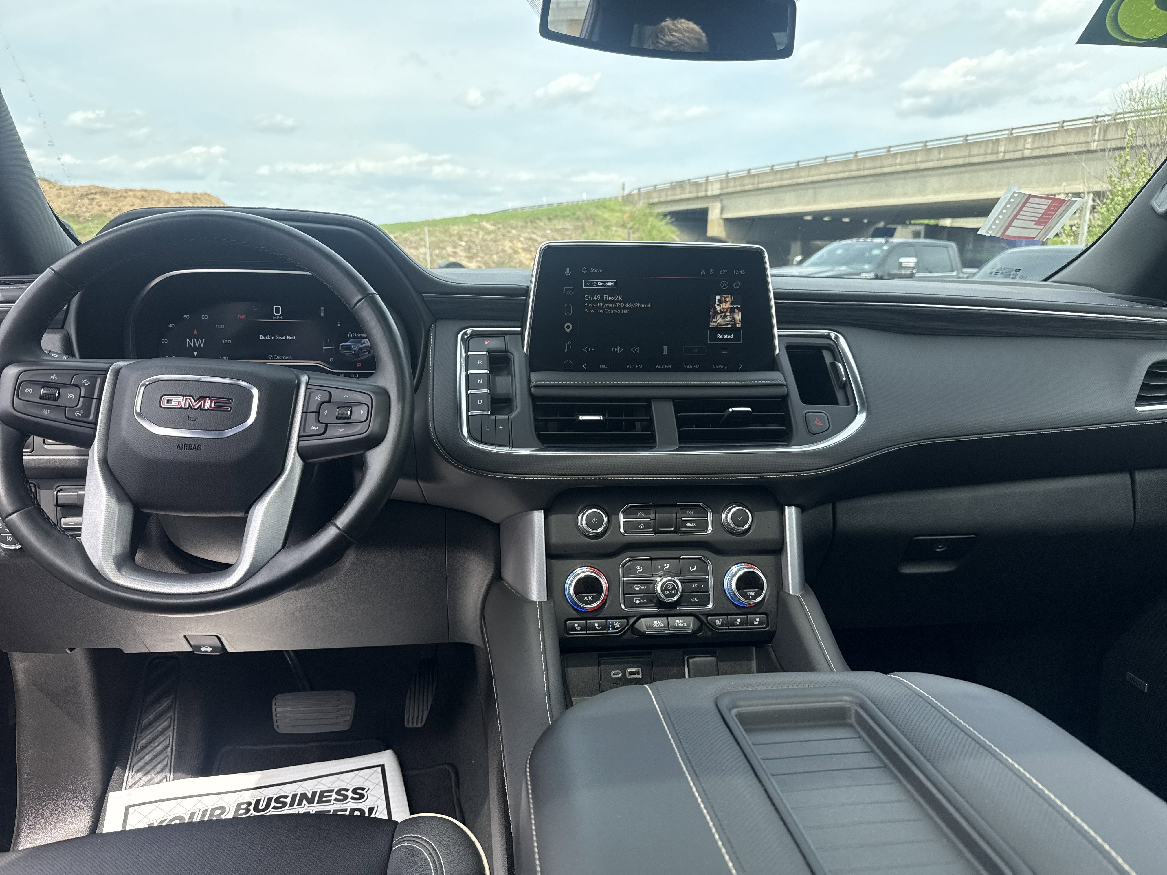 2023 GMC Yukon XL SLT
