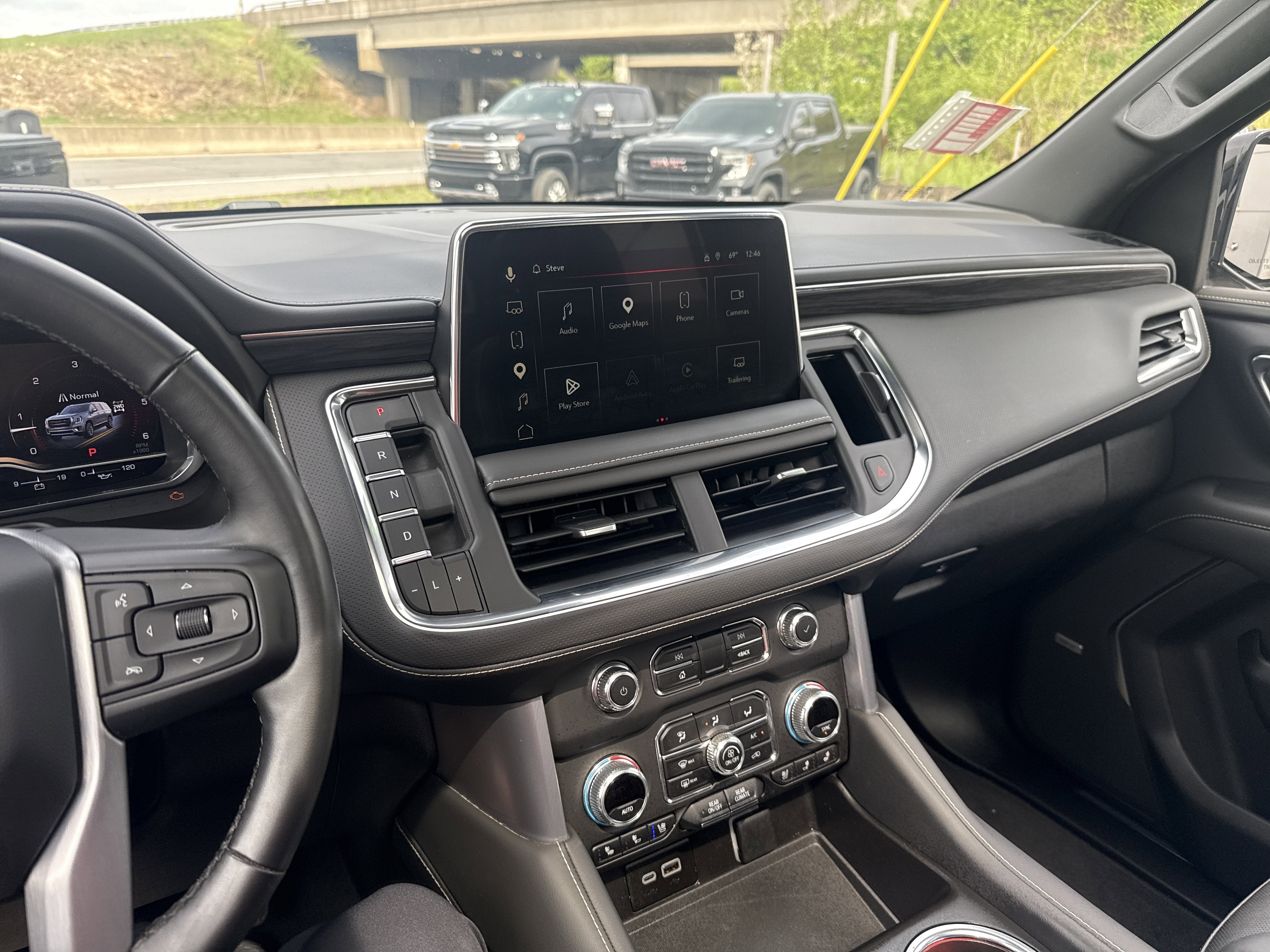 2023 GMC Yukon XL SLT