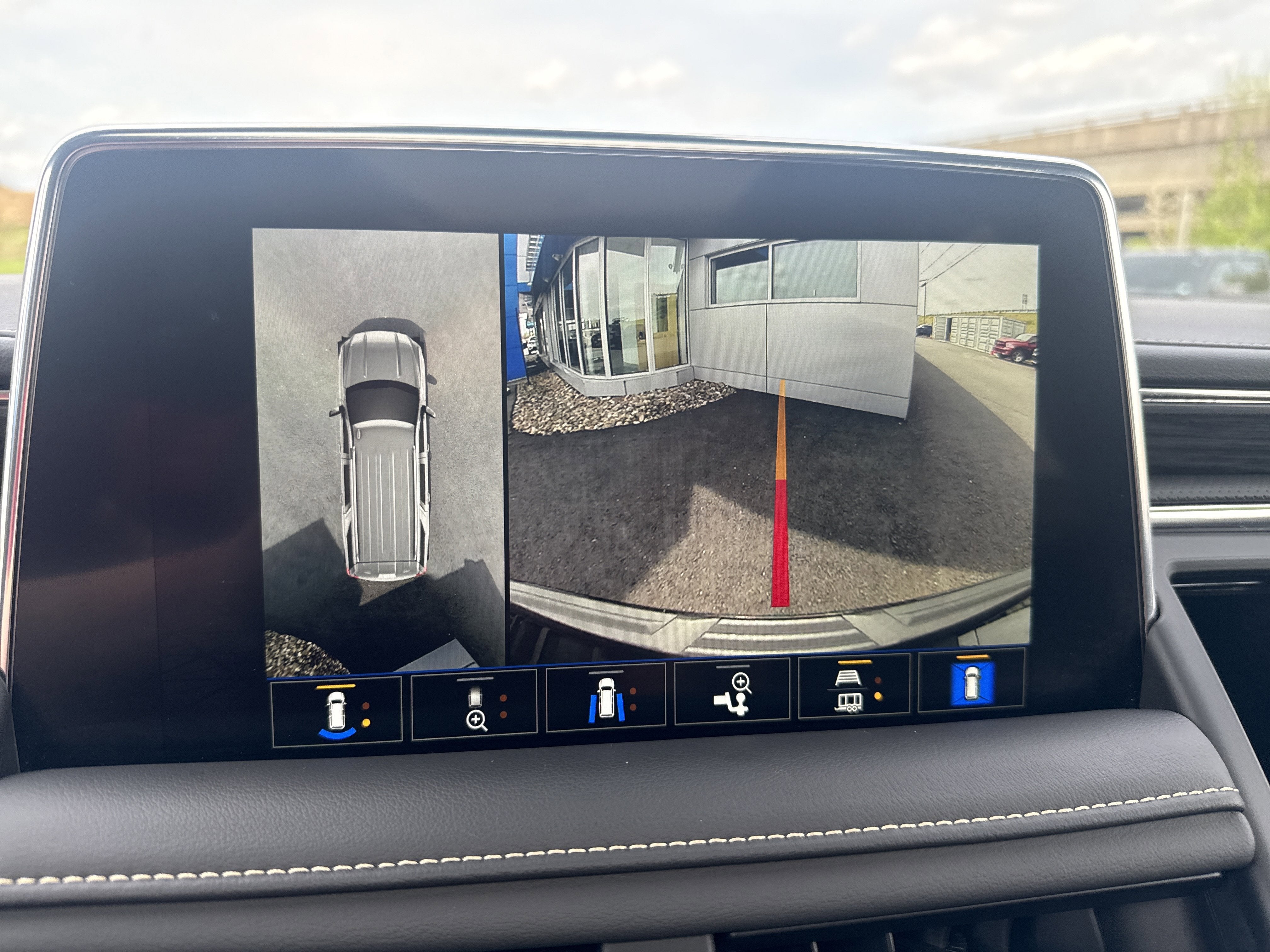 2023 GMC Yukon XL SLT