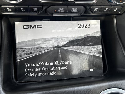 2023 GMC Yukon XL SLT
