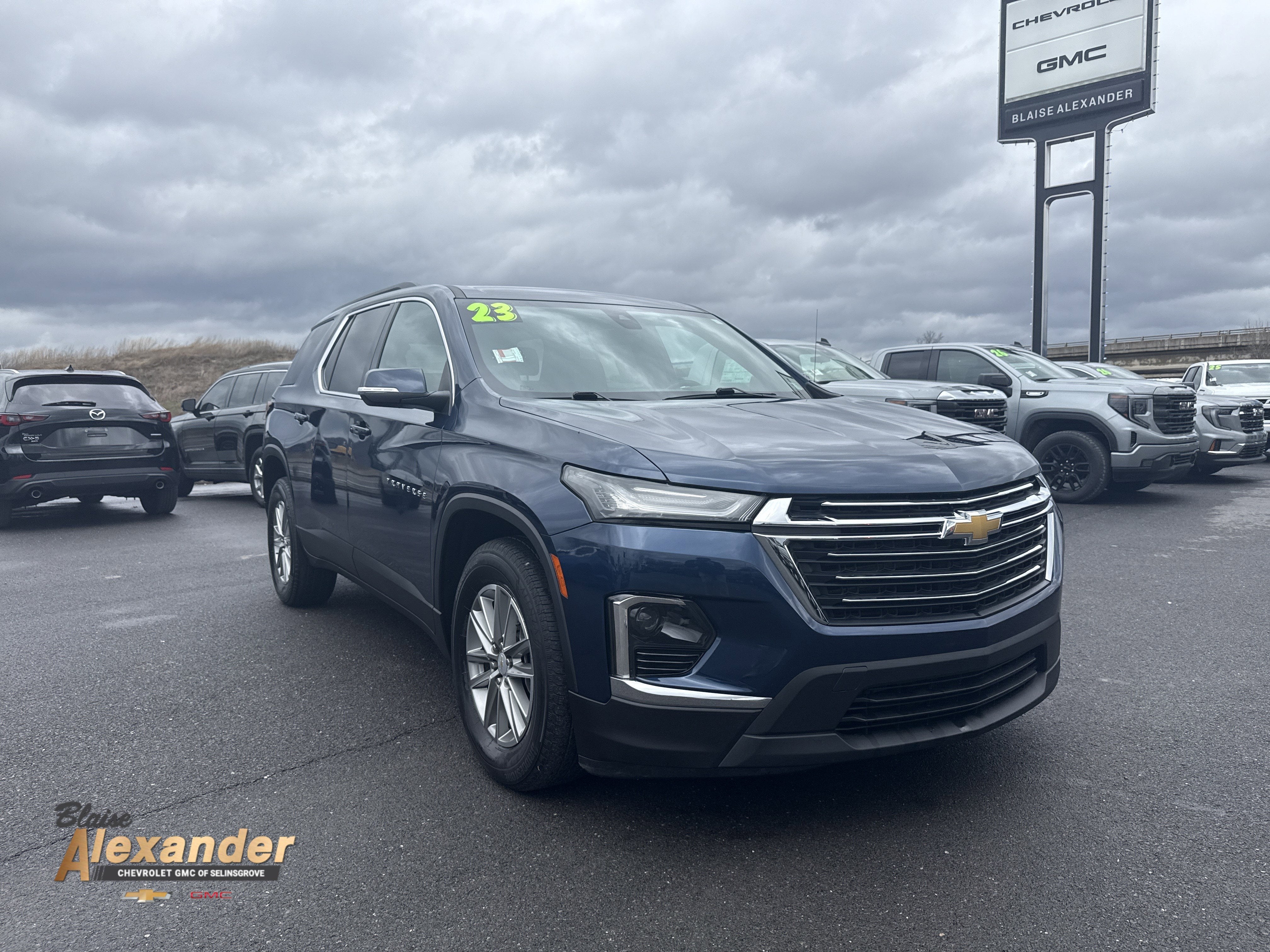 2023 Chevrolet Traverse LT Leather