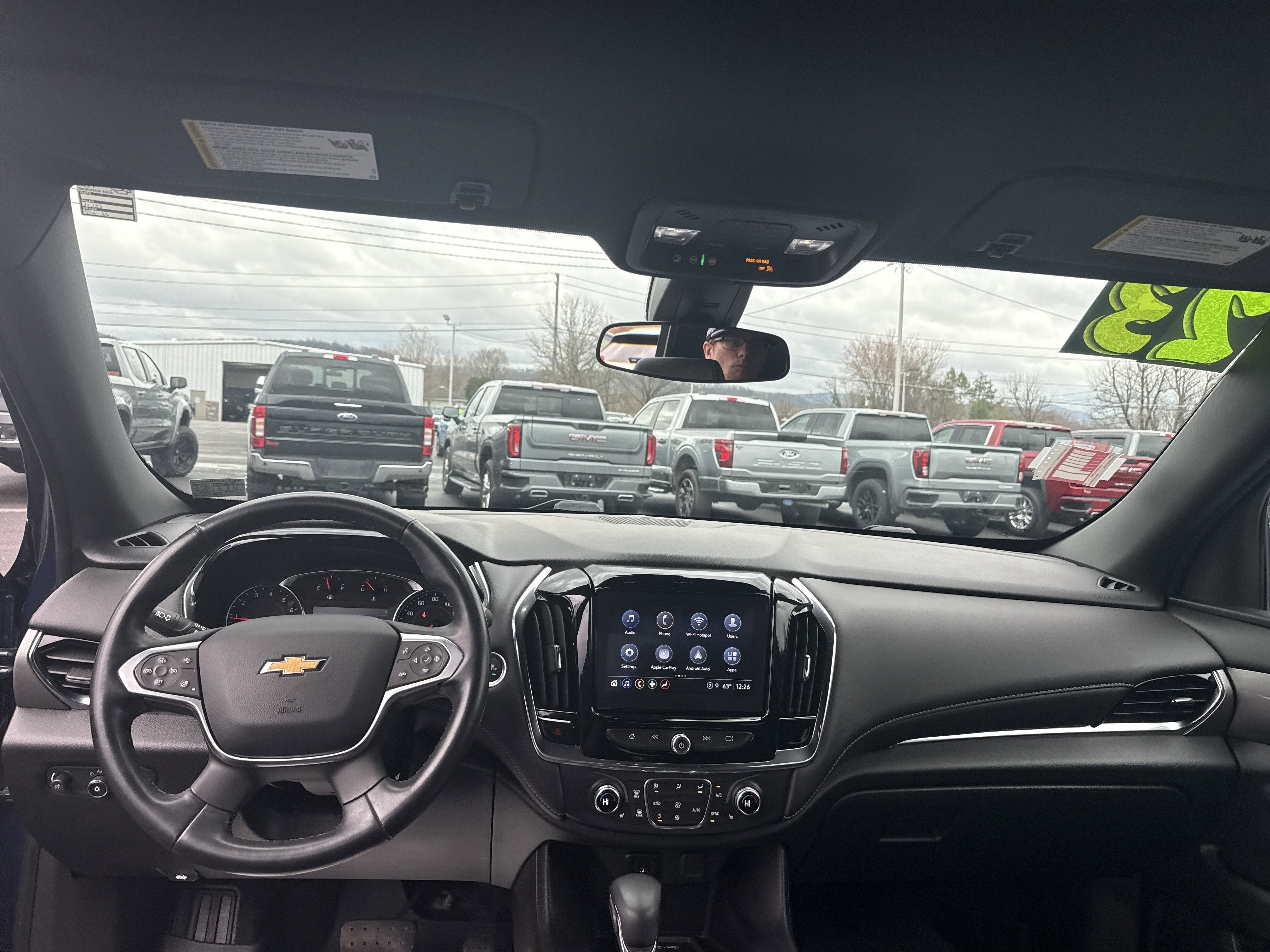 2023 Chevrolet Traverse LT Leather