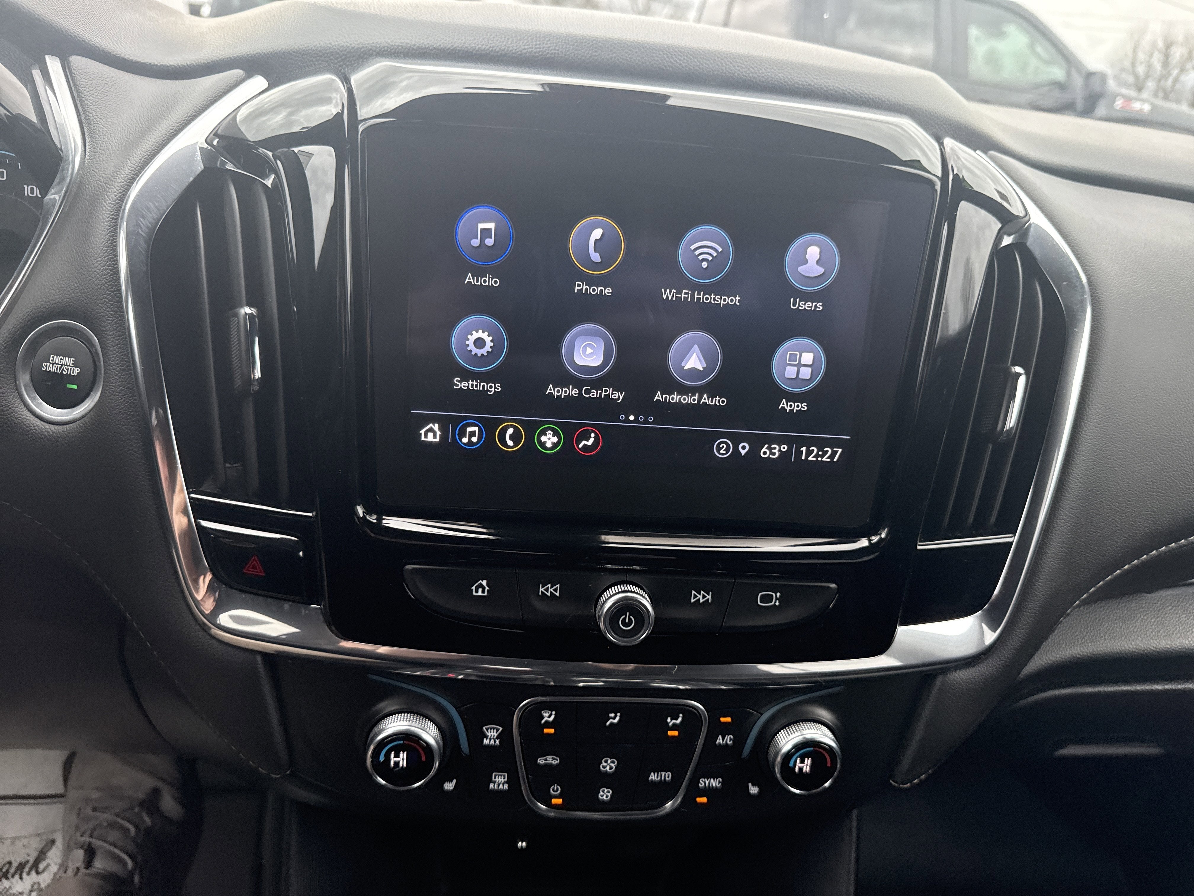 2023 Chevrolet Traverse LT Leather