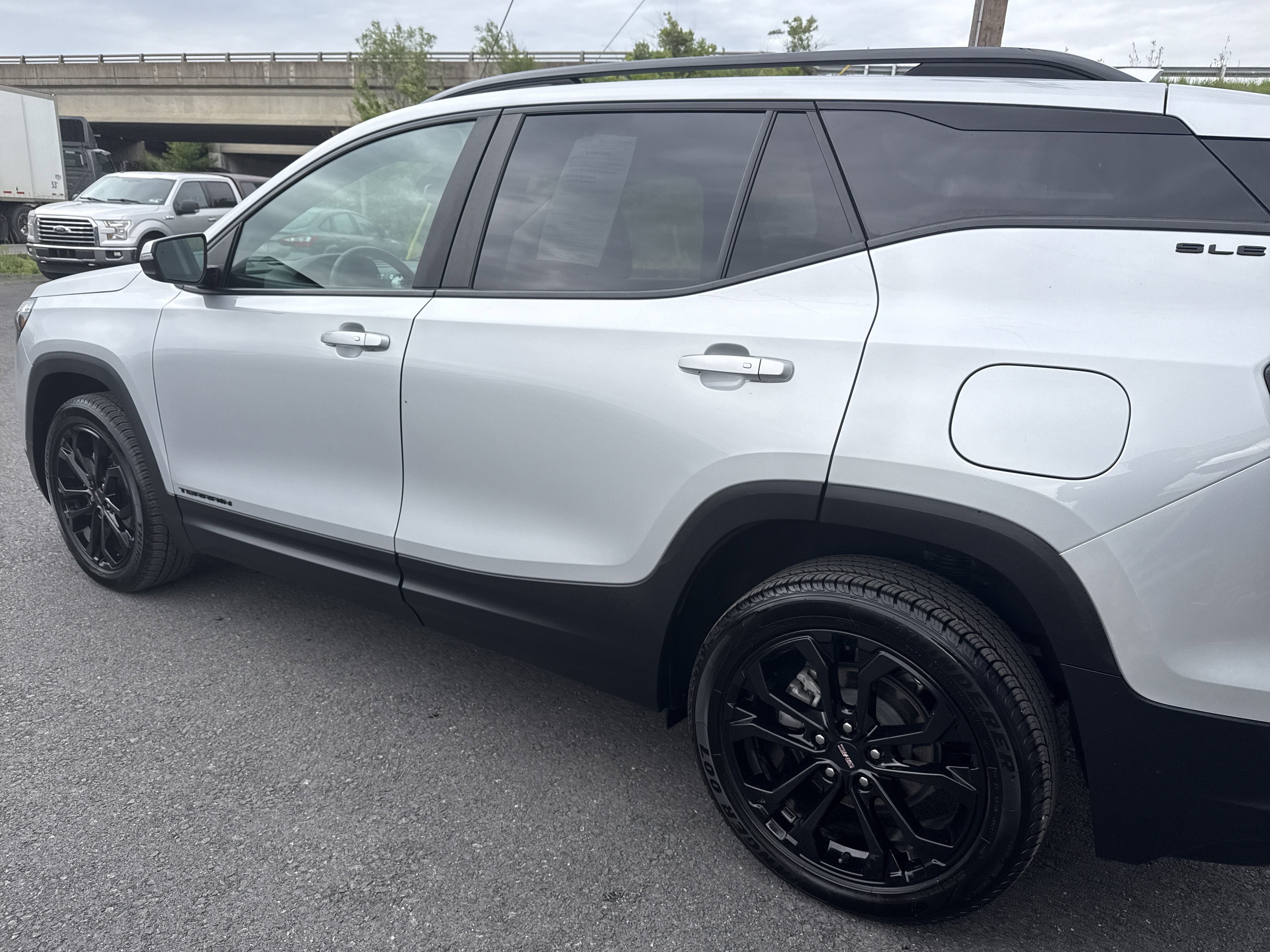 2022 GMC Terrain SLE