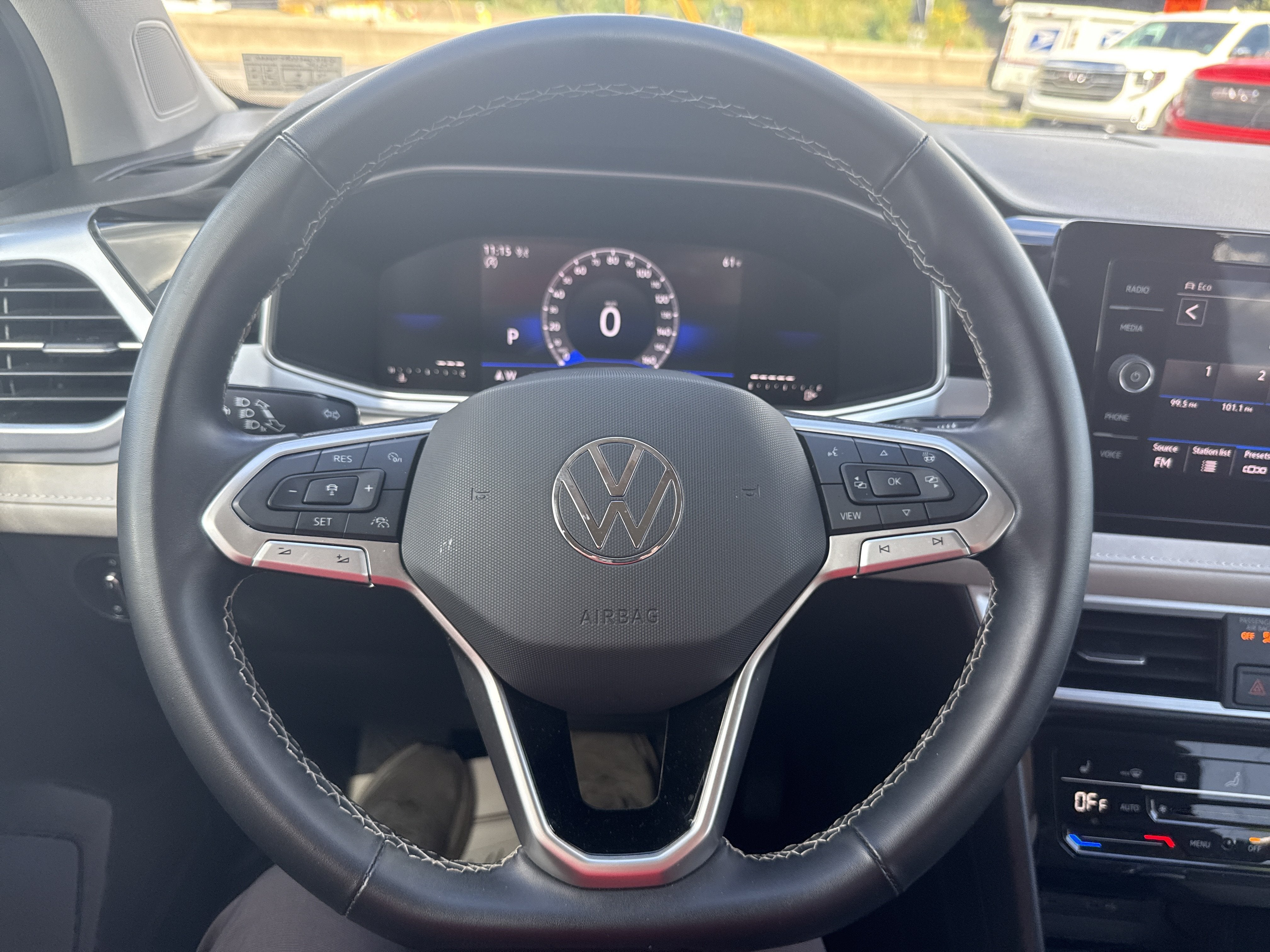2025 Volkswagen Taos SE