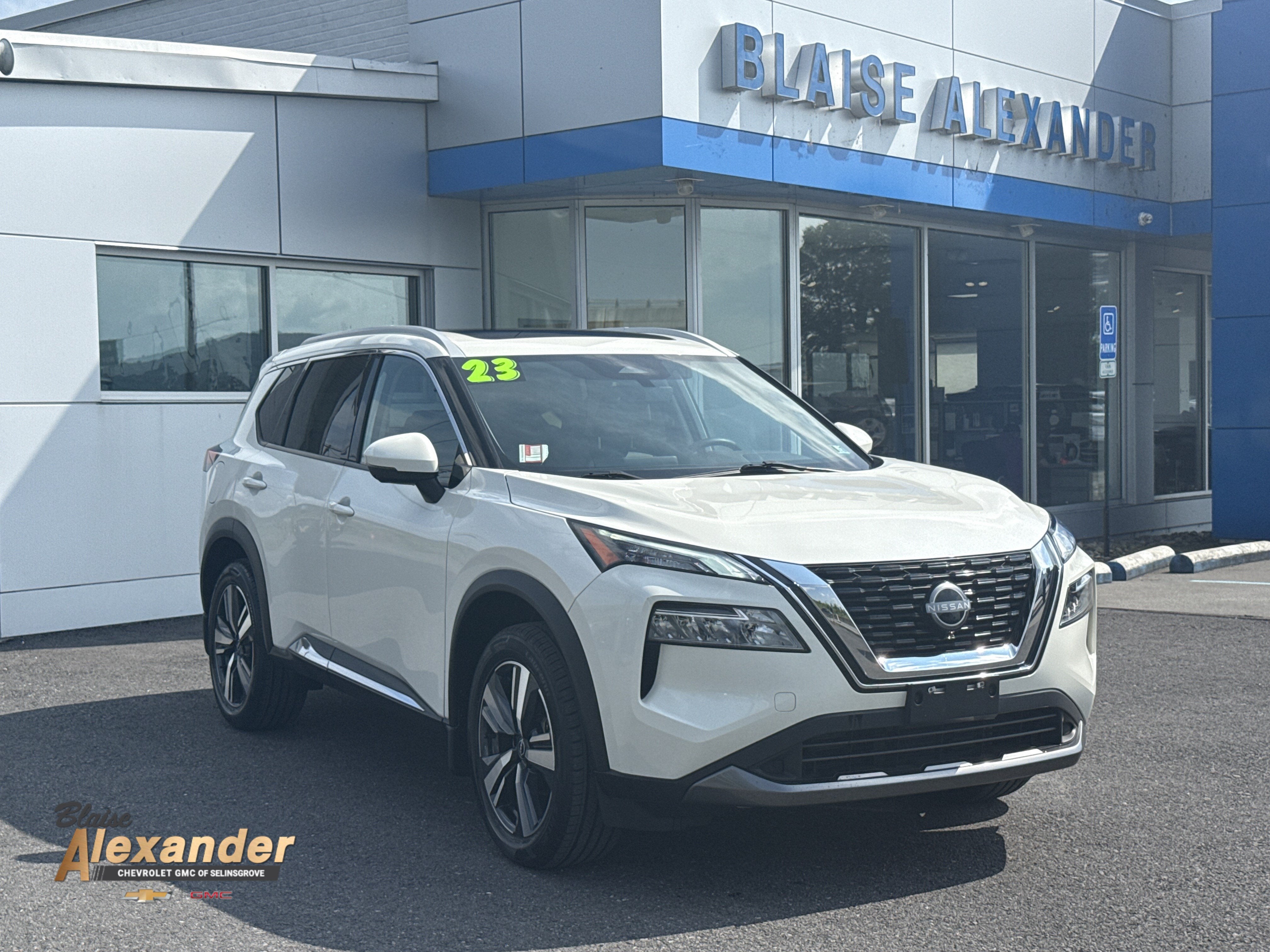2023 Nissan Rogue SL