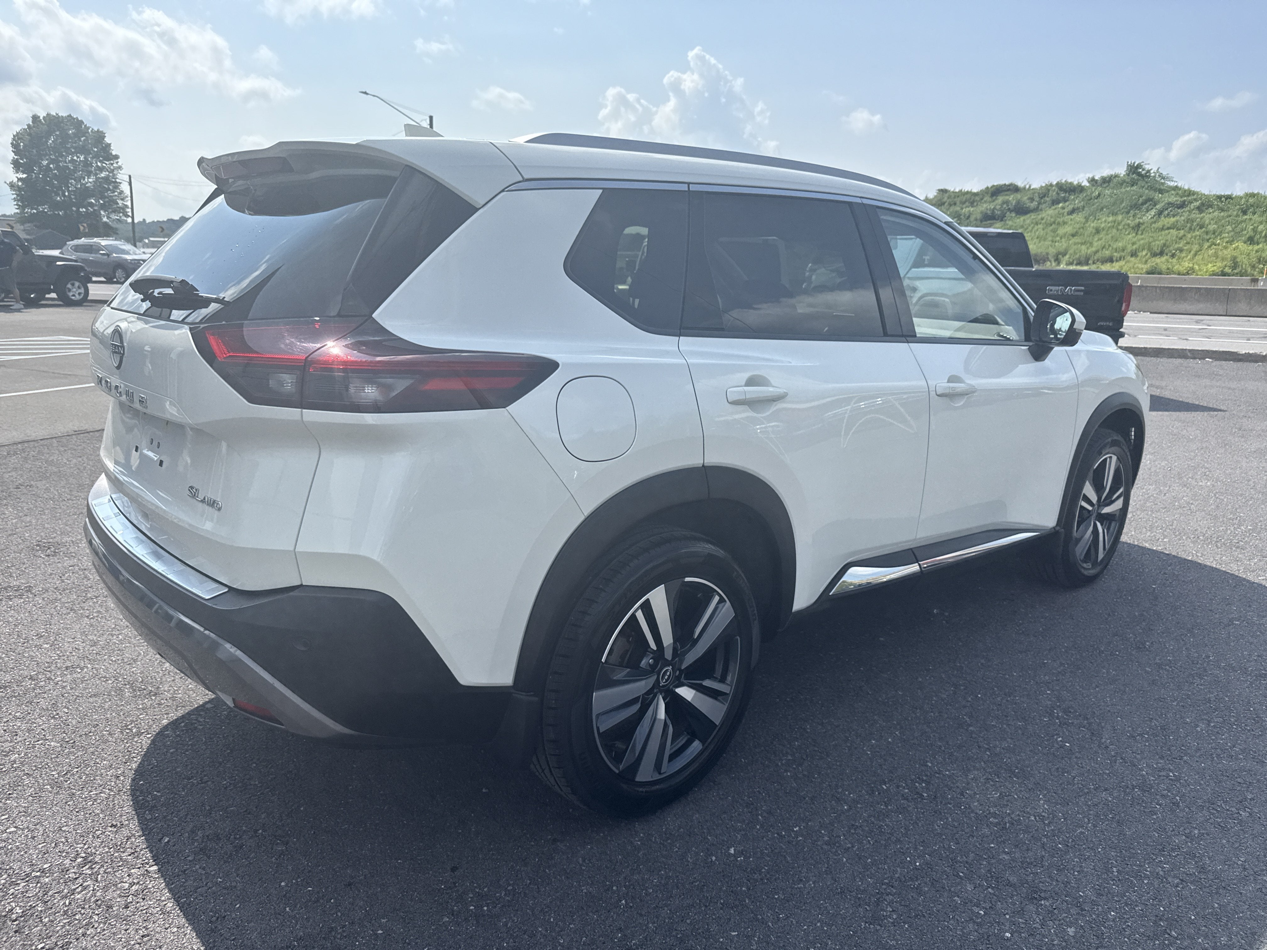 2023 Nissan Rogue SL
