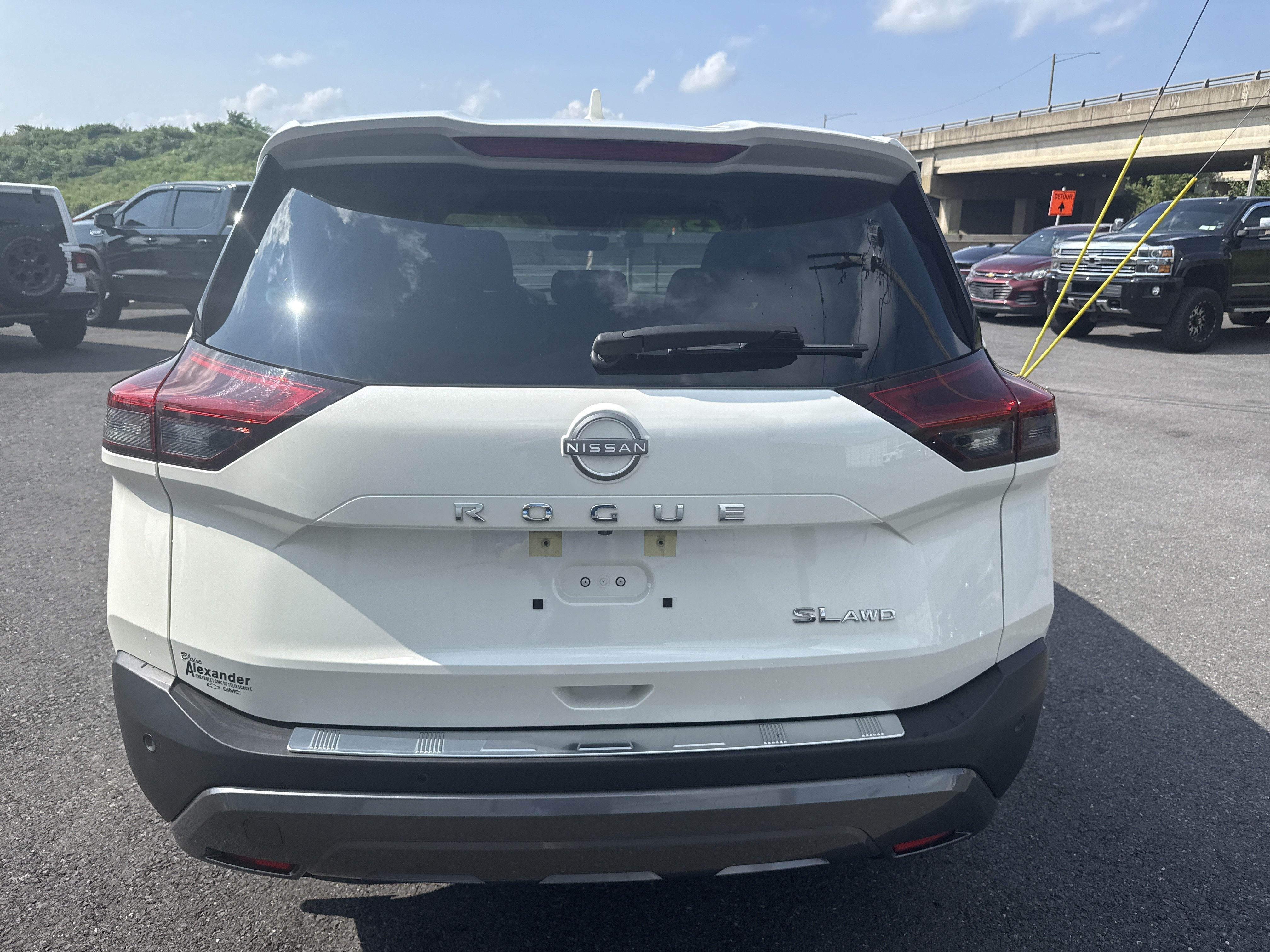 2023 Nissan Rogue SL
