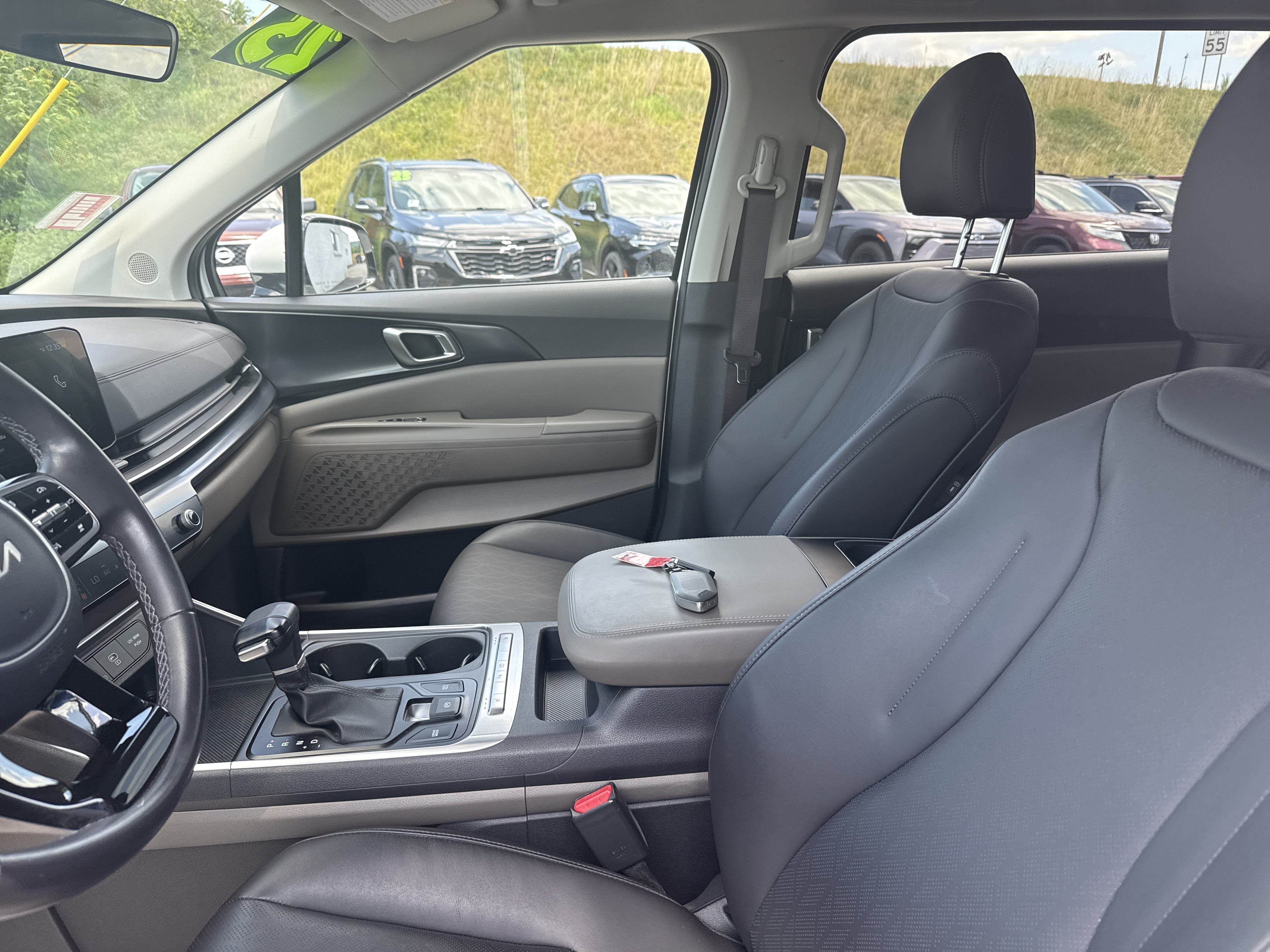 2025 Kia Carnival LXS