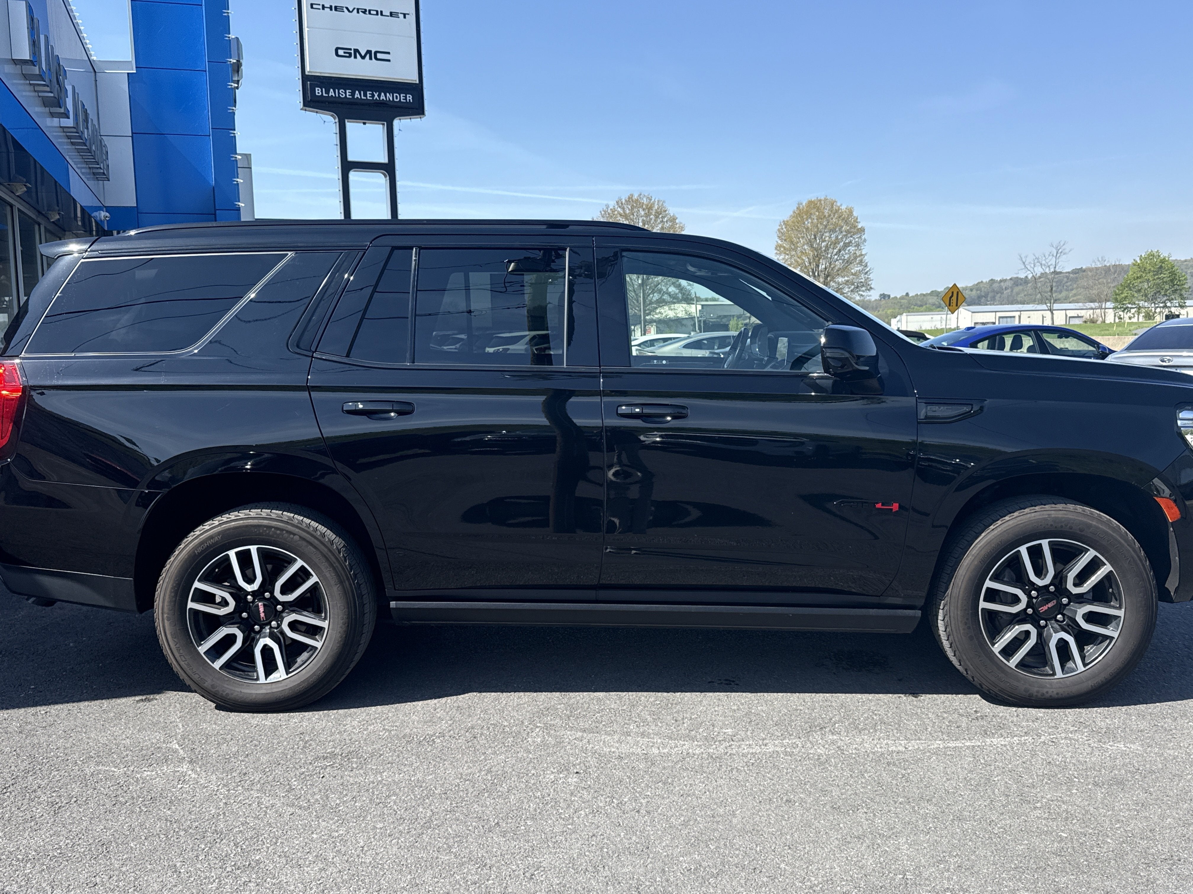 2023 GMC Yukon AT4